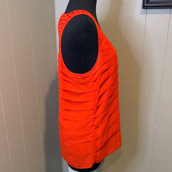 Z Central Park West Women’s Medium Vibrant Red Layered Tank Top - Picture 3 of 6